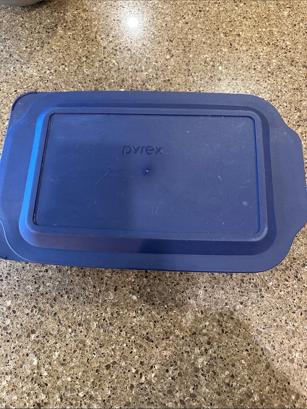 Pyrex Easy Grab 3 Qt Glass baking dish with lid